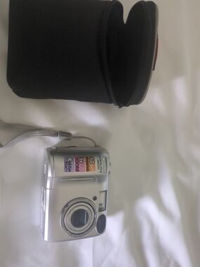 Nikon Coolpix 4600 Silver Compact Digital Camera